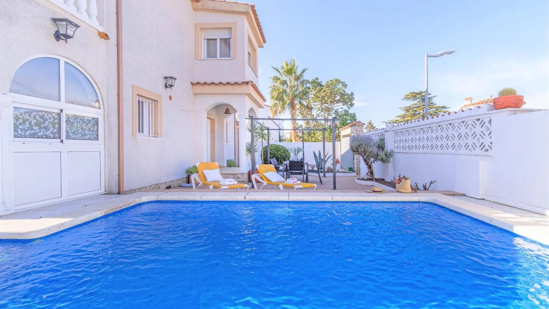 Apart-Rent Casa Requesens 0007 Empuriabrava Villa