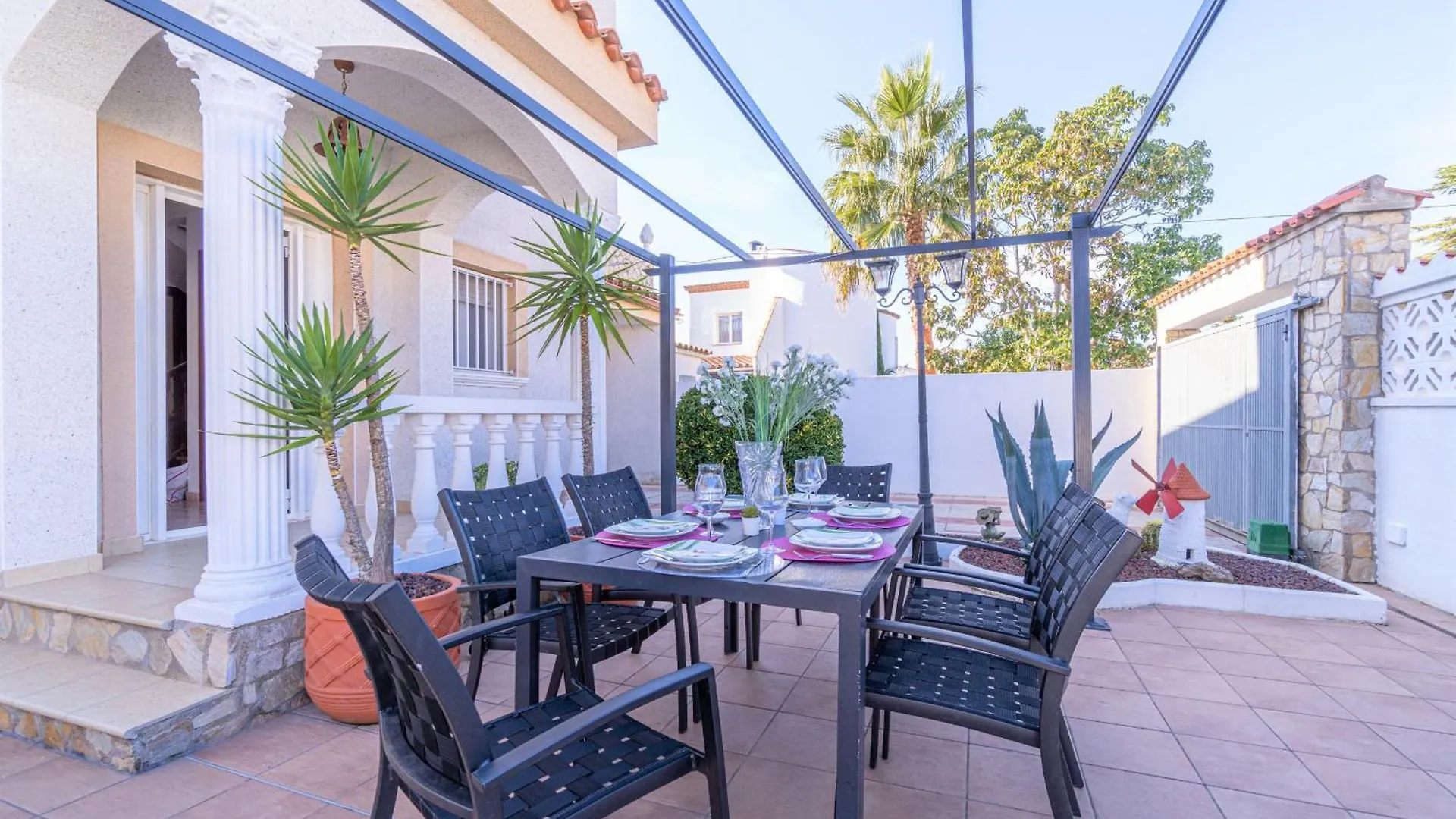 Villa Apart-Rent Casa Requesens 0007 Empuriabrava Spain