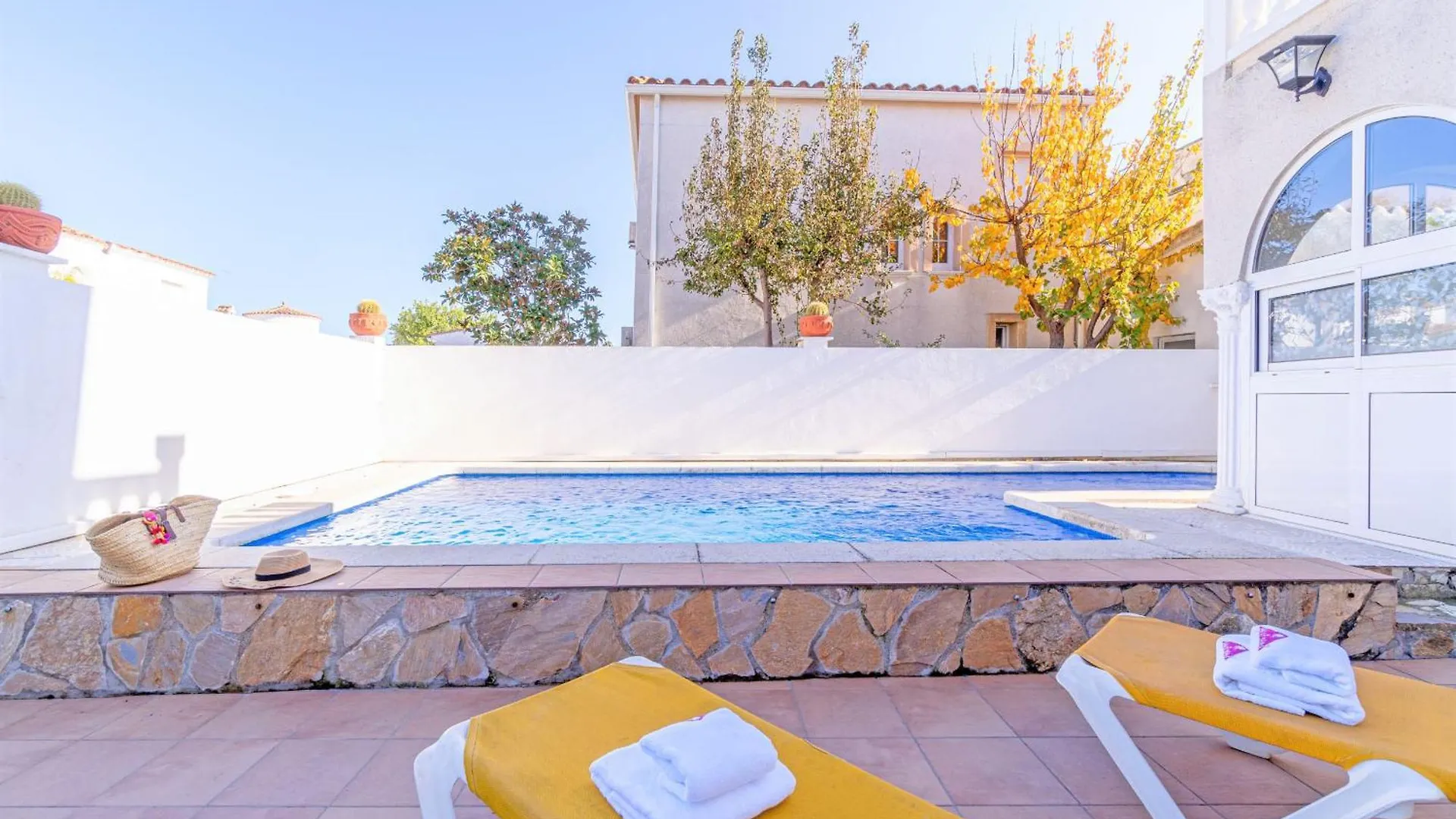 Villa Apart-Rent Casa Requesens 0007 Empuriabrava Spain